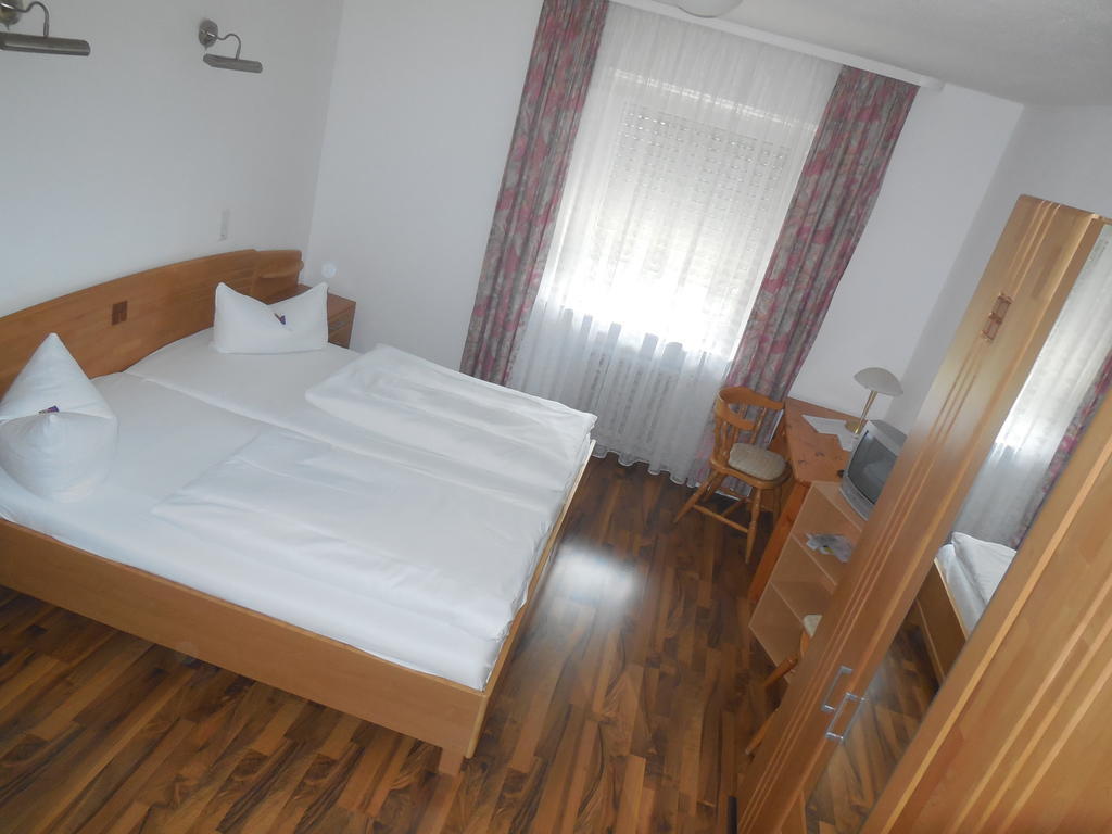 מיינץ Hotel Garni Am Hechenberg חדר תמונה