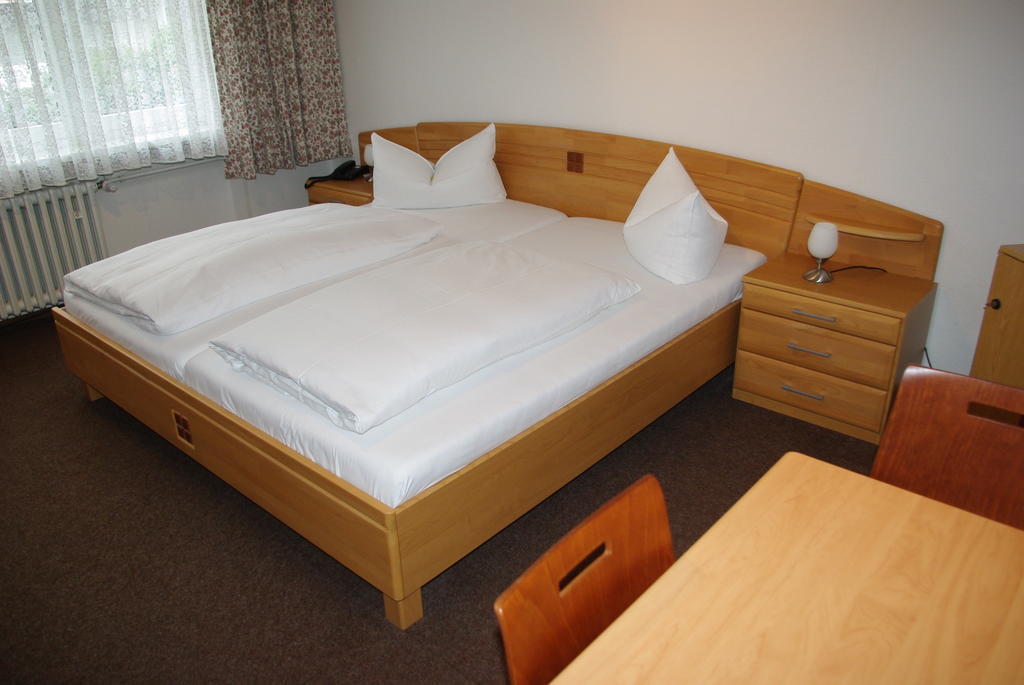 מיינץ Hotel Garni Am Hechenberg חדר תמונה